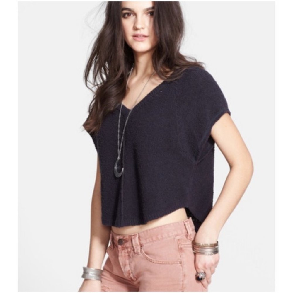 Free People Women's Medium Summer Romance Short Sleeve Sweater in Black Vneck